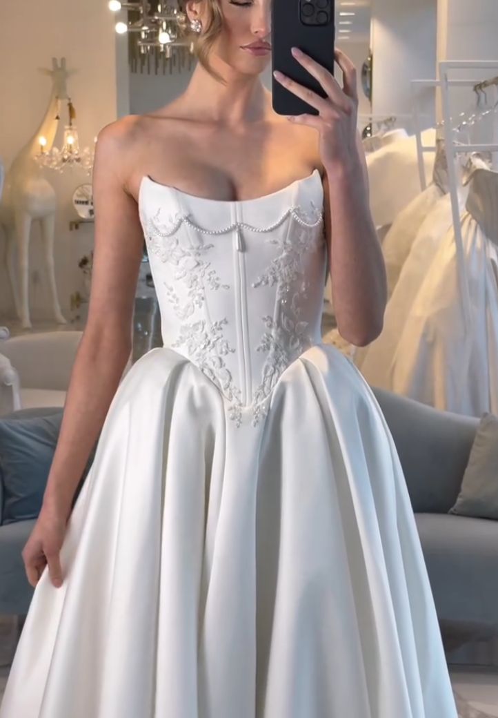 CUSTOM WEDDING DRESS FOR 𝐕𝐚𝐥𝐞𝐫𝐲𝐲