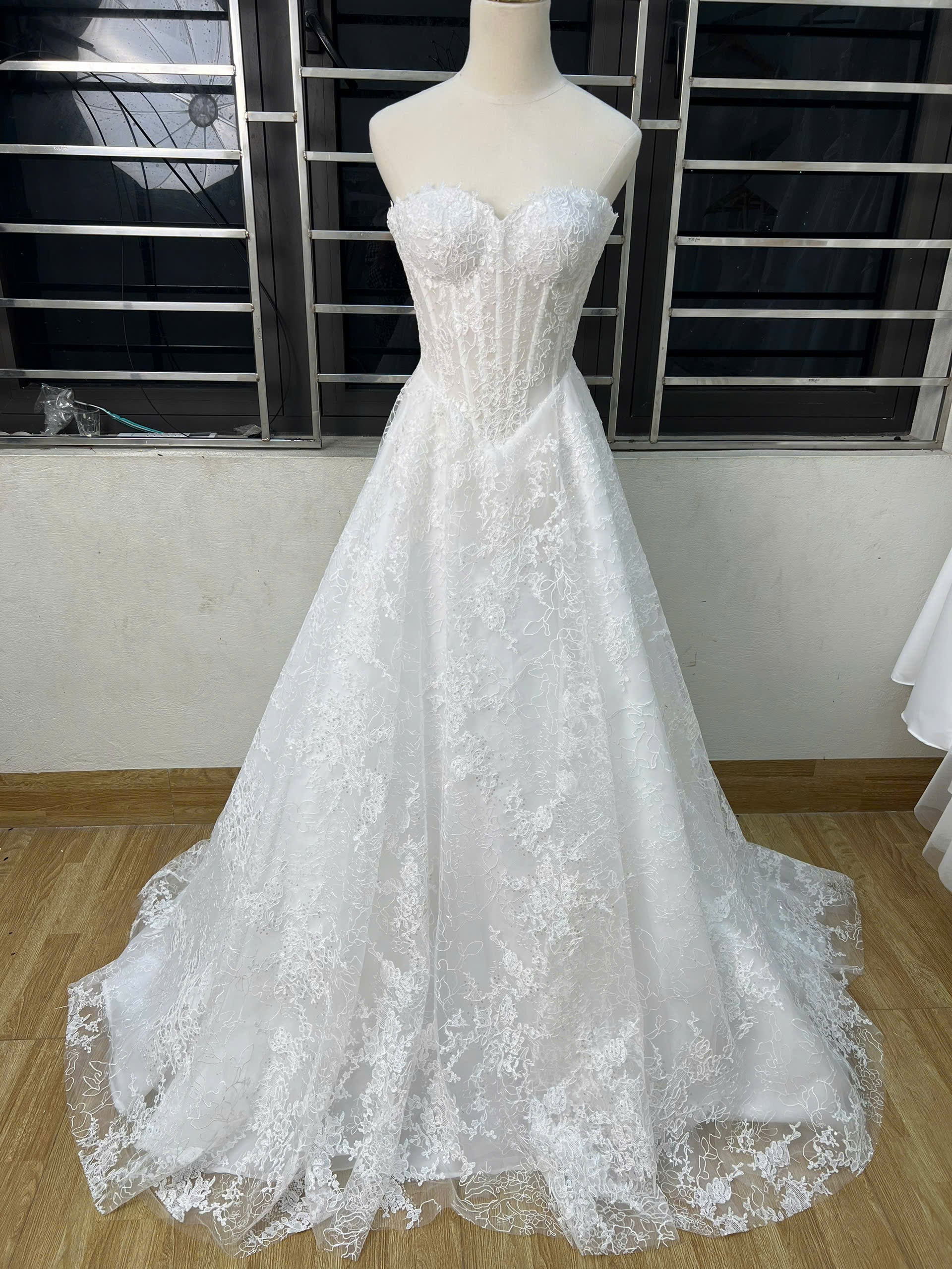 WEDDING DRESS FOR ANNETIEN